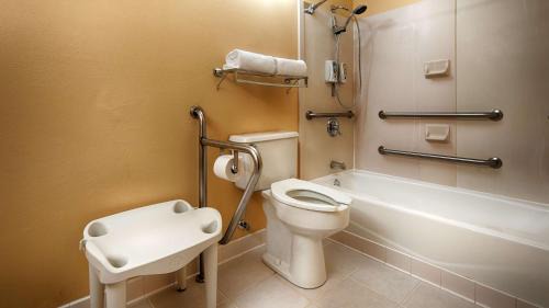 Mount Airy Hotel | Bryson Inn