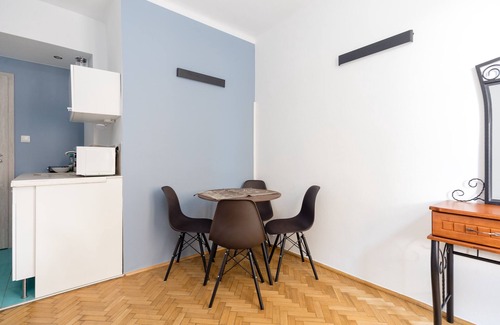 Old Town Apartment | Brzozowa Old Town Square Studio