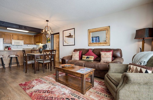 Steamboat Springs Condo | BT505 | Stunning Views | Indoor Pool | Hot Tub | Great Mountain Condo