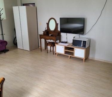 Byeonsan House | Buan Floor Pension