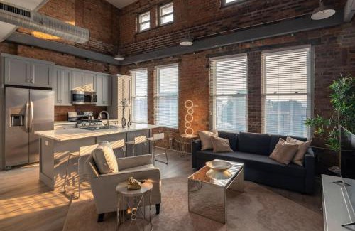 Over-the-Rhine Apartment | BUBBLES FANTASY SUITE Explore OTR and Rhinegeist