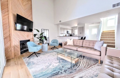 Manteo Condo | Buccaneer Village 122 | Completely Renovated | Covered Parking | Multi-Level