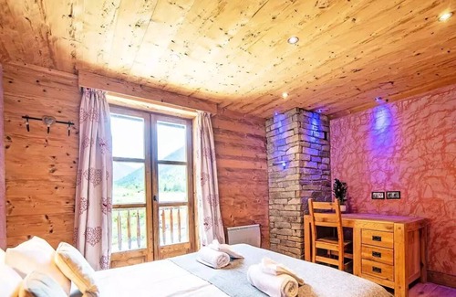 Champagny-en-Vanoise Apartment | Bucher Chalet Champagny - 6 Rooms 10 People