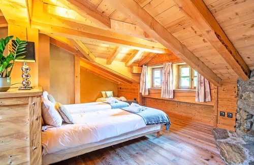 Champagny-en-Vanoise Apartment | Bucher Chalet Champagny - 6 Rooms 10 People
