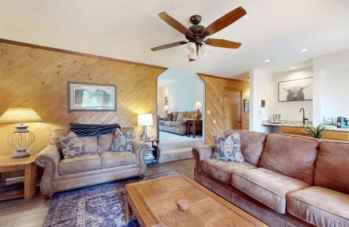 Sisters House | Buck Horn Estate
