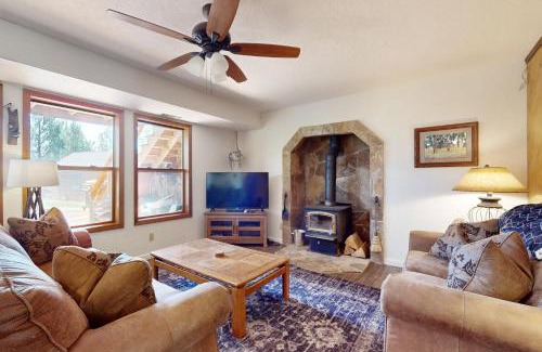 Sisters House | Buck Horn Estate