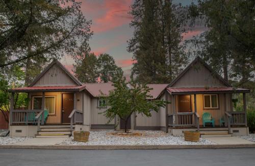 Groveland Cabin | Buck Meadows Lodge