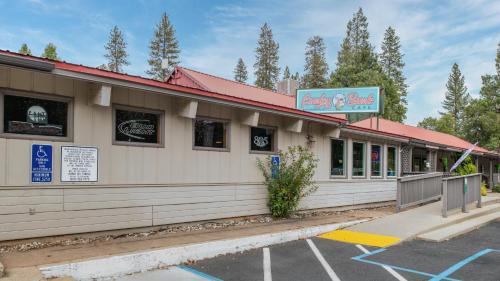 Groveland Cabin | Buck Meadows Lodge
