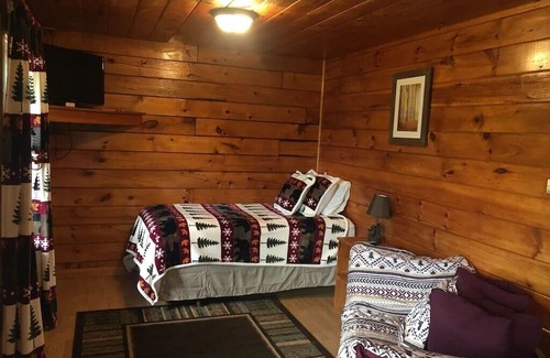 Pittsburg Apartment | Buck Rub Lodge #1 in Pittsburg NH