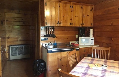 Pittsburg Apartment | Buck Rub Lodge #1 in Pittsburg NH