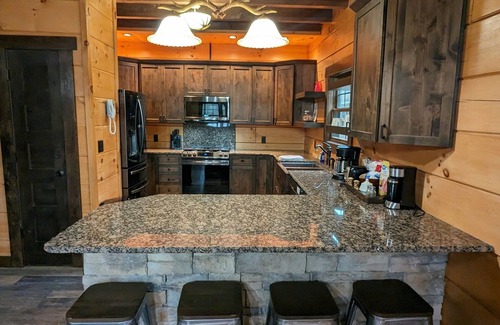 Gatlinburg - Pigeon Forge Cabin | BUCK WILD CABIN- Serene, Game room, Hot tub, centrally located, pet friendly,
