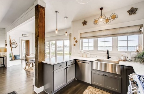 Millersport House | Buckeye Lake Home - Lake Chillin' on the open water w/dock, hot tub & toys.!