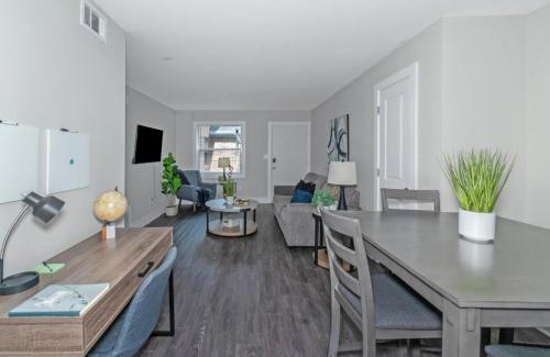 South Tuxedo Park Apartment | Buckhead 2br Free Parking & Wi-fi