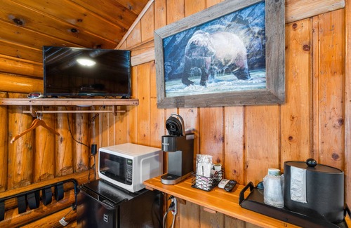 West Yellowstone Cabin | Bucking Moose Elk Cabin (#12)