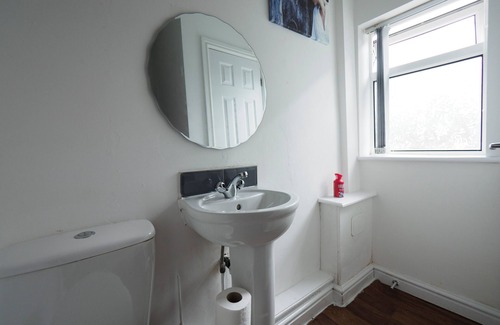Stoke-on-Trent Apartment | Bucknall Lodge Family Room 1 Hanley