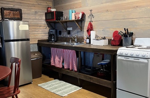 Harrison Cabin | Buckridge Cabins, located near the Buffalo National River in Compton Arkansas.