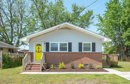 Hampton House | Buckroe Bungalow Escape to the Beach 2mins Away