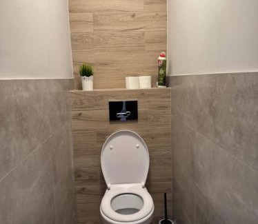 Konin Apartment | Budżetowe mieszkanie 40 m centrum konina