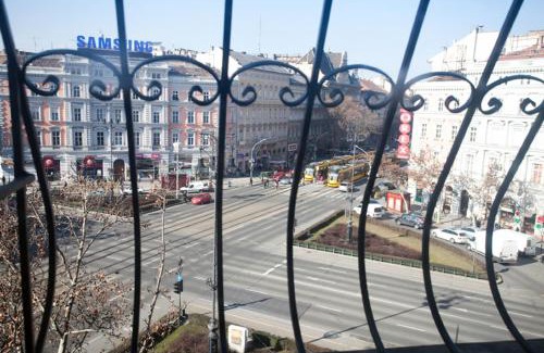 Terezvaros Apartment | Budapest Easy Flat Oktogon