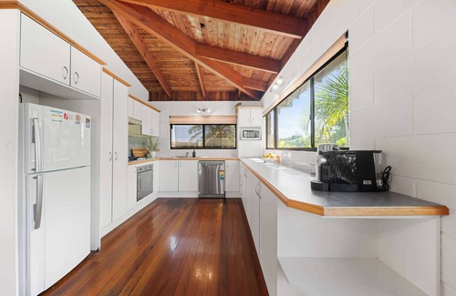 Buderim House | Buderim Rustic Retreat - Pool & Pet Friendly