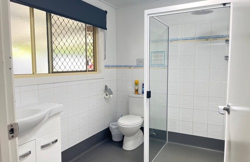 Happy Valley Hostel | BUDGET ACCOMMODATION Creature Comforts: Eli Unit - Better than camping!