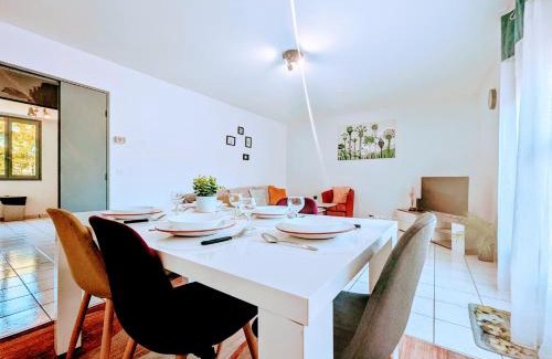 Mantes-la-Jolie Apartment | Budget and spacious apart with terrace