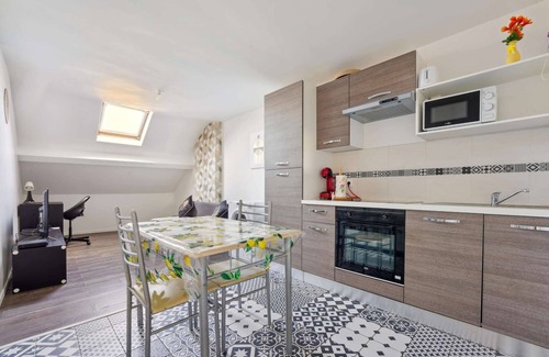 Charleville-Mezieres Apartment | Budget apart city centre with parking
