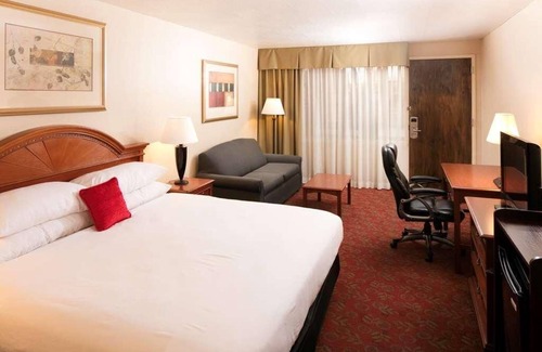 St. George Resort | Budget Friendly Accommodations at Red Lion Hotel St. George! Pool, Parking, Gym