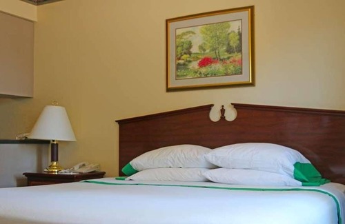 Kelso House | Budget-Friendly Accommodation! Near Three Rivers Golf Course, Free Parking!