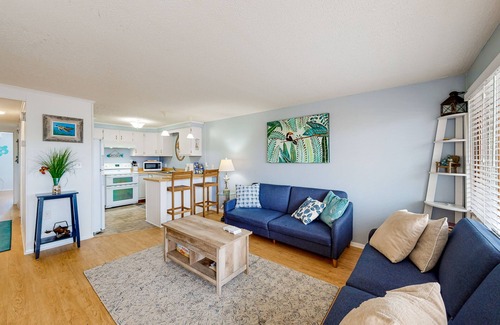 Midtown Ocean City Condo | Budget-Friendly Beach Condo w/Private Washer/Dryer, Central A/C, WiFi