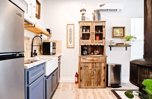Central Oklahoma City Apartment | Budget-Friendly Studio | 15 mins to OKC State Fair Park #03B