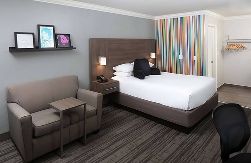 Temecula Resort | Budget-Friendly Stay in Signature Temecula! Free Parking, Onsite Swimming Pool