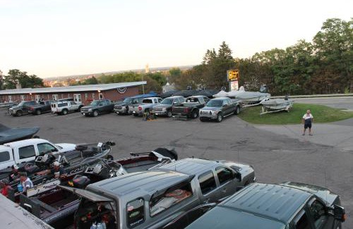Sault Ste. Marie Hotel | Budget Host Crestview Inn