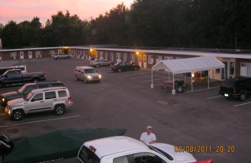 Sault Ste. Marie Hotel | Budget Host Crestview Inn