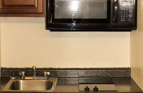 Junction City Hotel | Budget Host Golden Wheat Motel