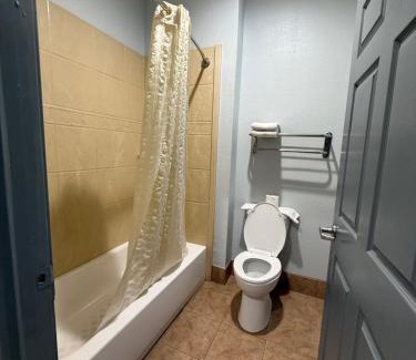 Greater Fondren Southwest Hotel | Budget Host Inn And Suites