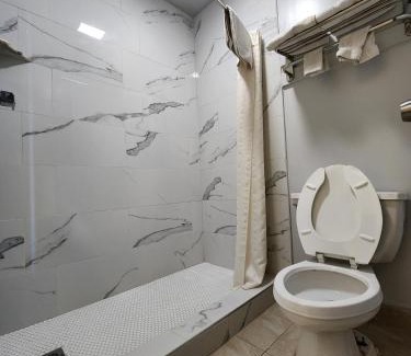 Henderson Hotel | Budget Host Inn