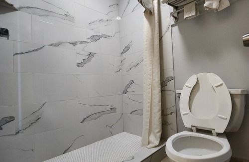 Henderson Hotel | Budget Host Inn
