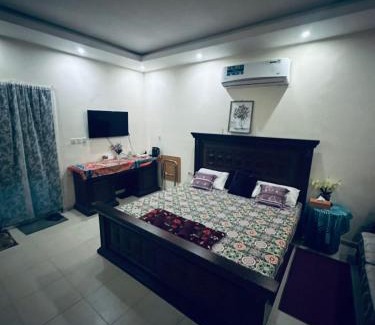 Al Ain House | Budget Hostel Rooms