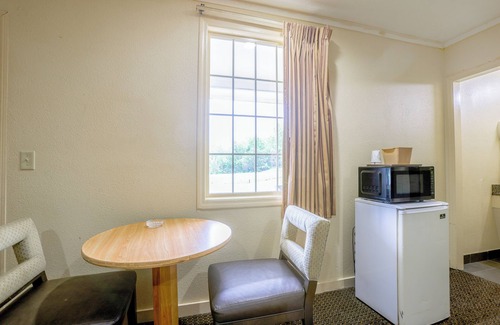 Natural Bridge Hotel | Budget Inn By OYO Natural Bridge I-81