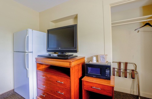 Natural Bridge Hotel | Budget Inn By OYO Natural Bridge I-81