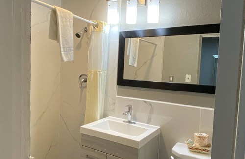 Artesia Hotel | Budget Inn