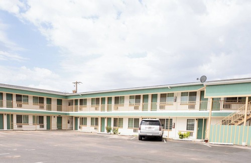 Ira Hotel | Budget Inn