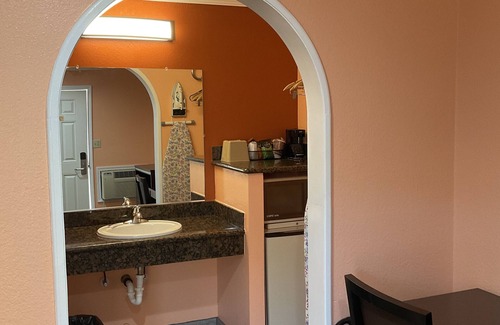 Old Mountain View Hotel | Budget Motel
