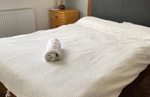 Seisdon House | budget private rooms close to city centre and airport