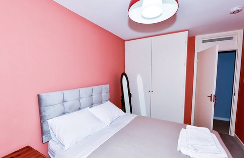 Belsize House | Budget Room in London's Swiss Cottage