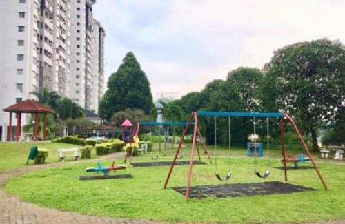 Kuala Lumpur House | Budget Single Bedroom at Suria Kipark Damansara with foldable mattress for 2 pax