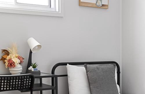 Belmore House | Budget Single Room in Belmore - Convenient Stay Near Shops - Shared Bathroom