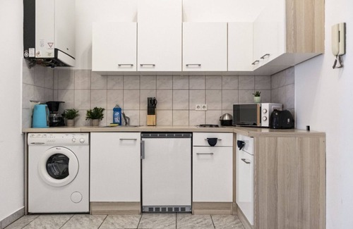 Ottakring Apartment | Budget Stay in 16th District, Near City Center