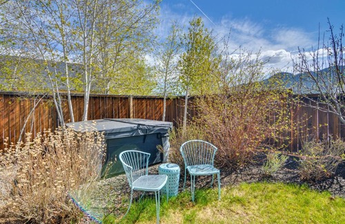 Buena Vista House | Buena Vista Vacation Home Hot Tub, Mountain Views